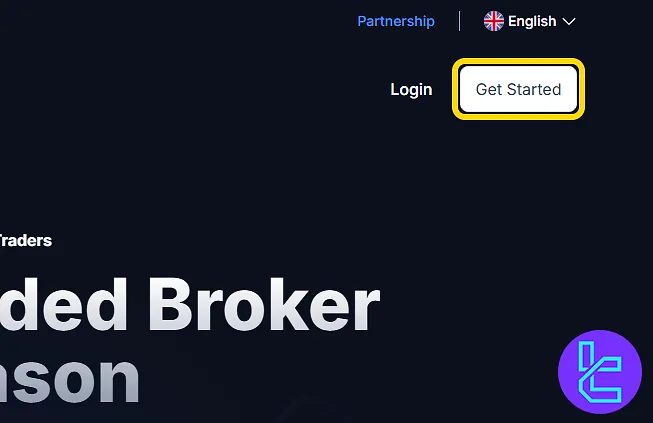 XMTrading broker homepage with sign-up initiation button