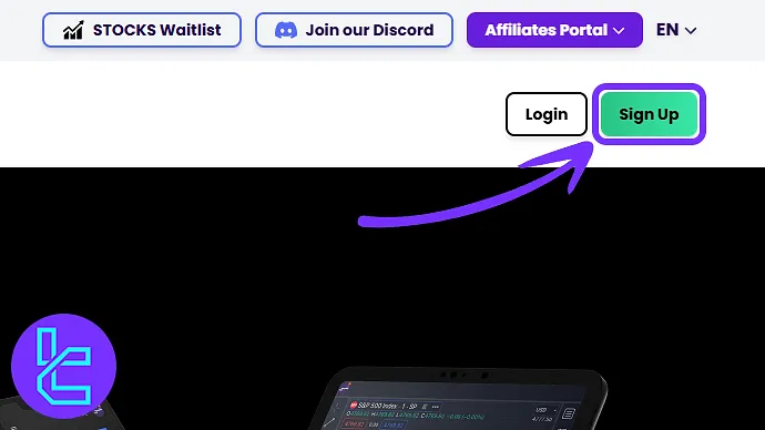 The Trading Pit homepage with a highlighted "Sign Up" button
