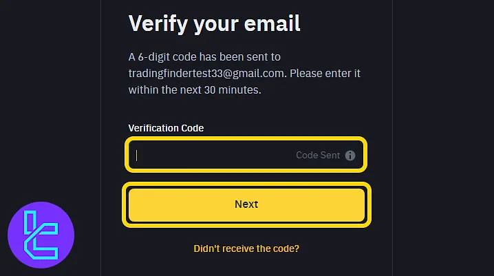 Binance screen with OTP field for email confirmation in the sign-up process